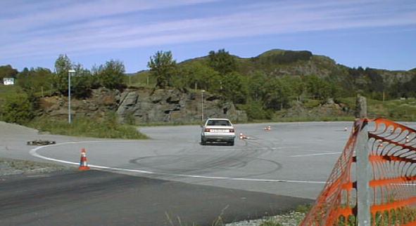 Denne jettaen fikk virkelig kjørt seg. Flere deltakere kjørte bilen, og det ble ikke spart på noe.