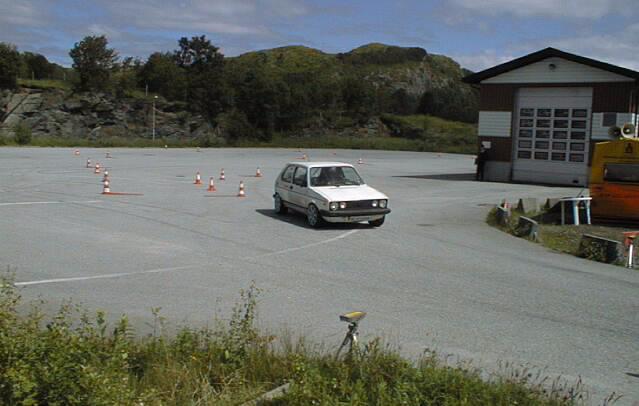 Bde Kjetil Mn og Ole K Nttveit kjrte denne tunede Golf 1. Det gikk unna, og den vitnet om at den har bra motor. Kjetil havnet tilslutt p 4/10 plass, og Ole K, havnet med sine mange berringer p 9/10 plass.