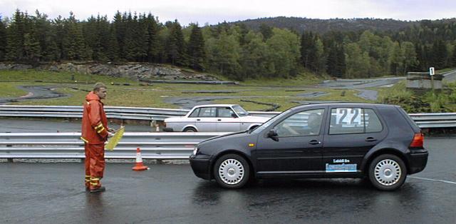 Hallgeir Varden i VW Golf hadde en sisterunde som var bra, men dessverre var det 2 kjegler for mye p banen.