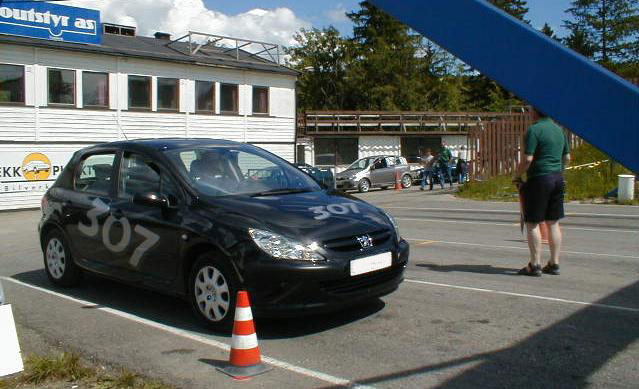 Jon Anders Sukkerstad kjrte jevnt med sin Peugeot, men det holdt ikke helt. 